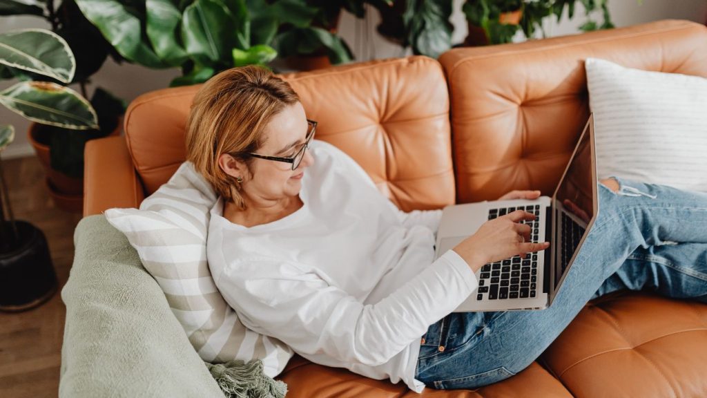 WakeUp AdsHub, online hirdetésfeladás