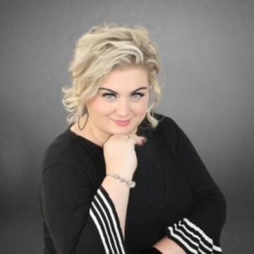 Ujvári Andrea